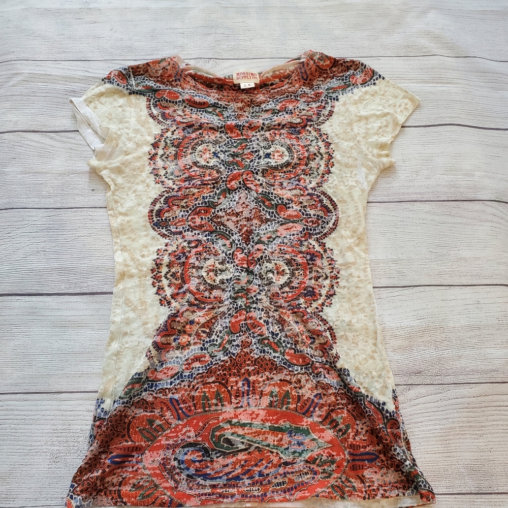 Mossimo supply Co. Women's Boho/Y2K fitted T-shirt Size small.